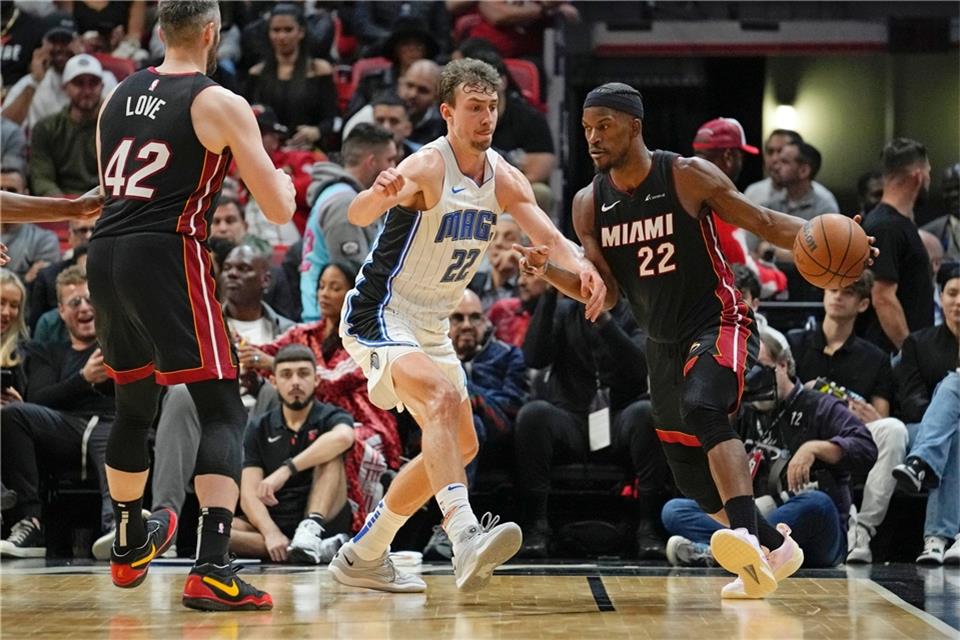 Franz Wagner, der erst kürzlich mit 38 Punkten seinen Karrierebestwert eingestellt hatte, musste sich gegen die Miami Heat mit mageren 13 Zählern zufriedengeben.