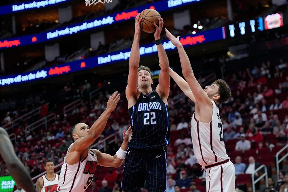 Franz Wagner war nur einer von zwei Profis bei den Magic mit zweistelliger Punkteausbeute.David J. Phillip/AP/dpa