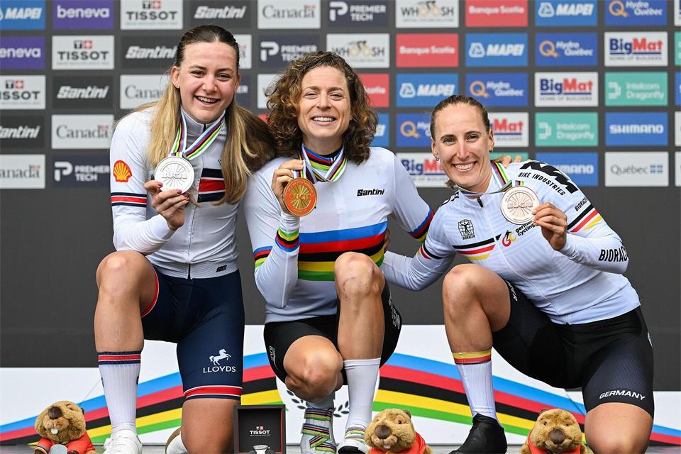 Franziska Koch (r) gewann Bronze im Zeitfahren.Graham Hughes/The Canadian Press/AP/dpa