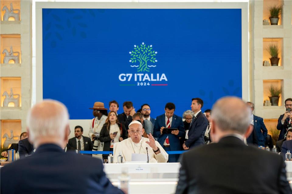 Franziskus war ein sehr politischer Papst. Als erster Pontifex der Geschichte nahm er an einem G7-Gipfel teil. (Archivbild)Michael Kappeler/dpa