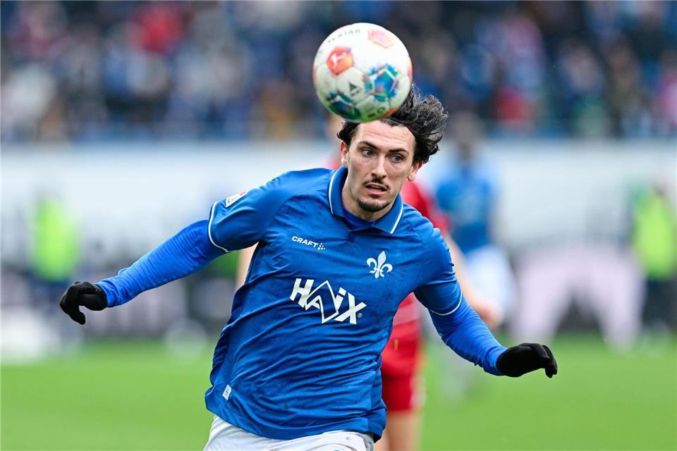 Fraser Hiornby hofft gegen Kiel auf seinen Einsatz 8Archivbild). Uwe Anspach/dpa