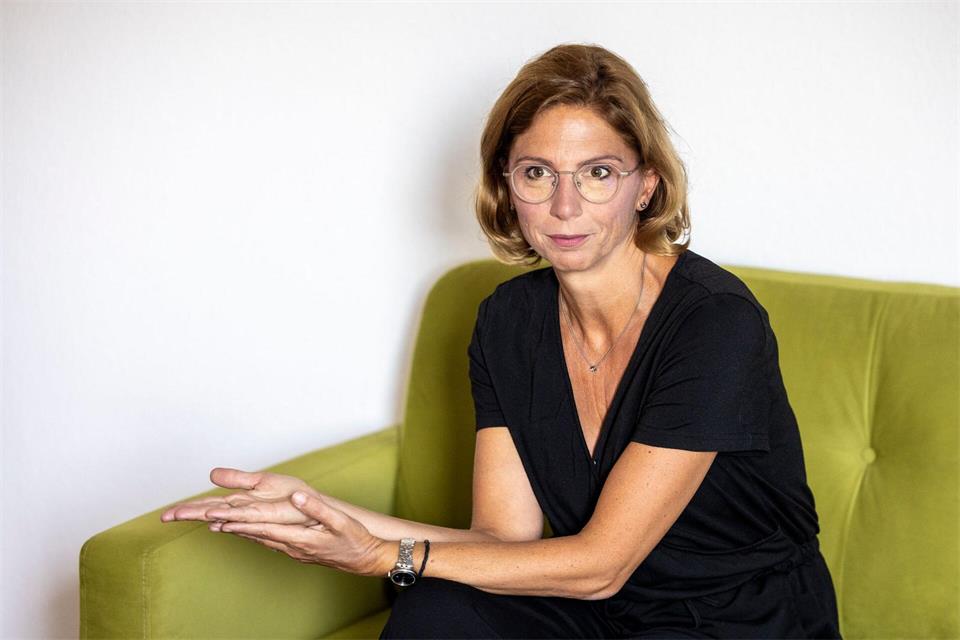 Frauenministerin Bätzing-Lichtenthäler macht sich schon jetzt für mehr Frauen bei der Kommunalwahl 2029 stark. Helmut Fricke/dpa