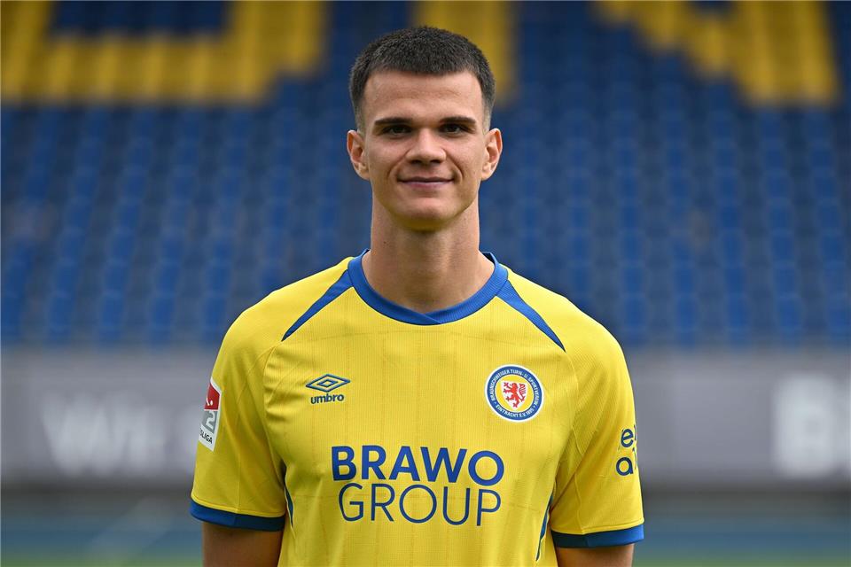 Frederik Jäkel bleibt bei Eintracht Braunschweig. (Archivbild)Swen Pförtner/dpa