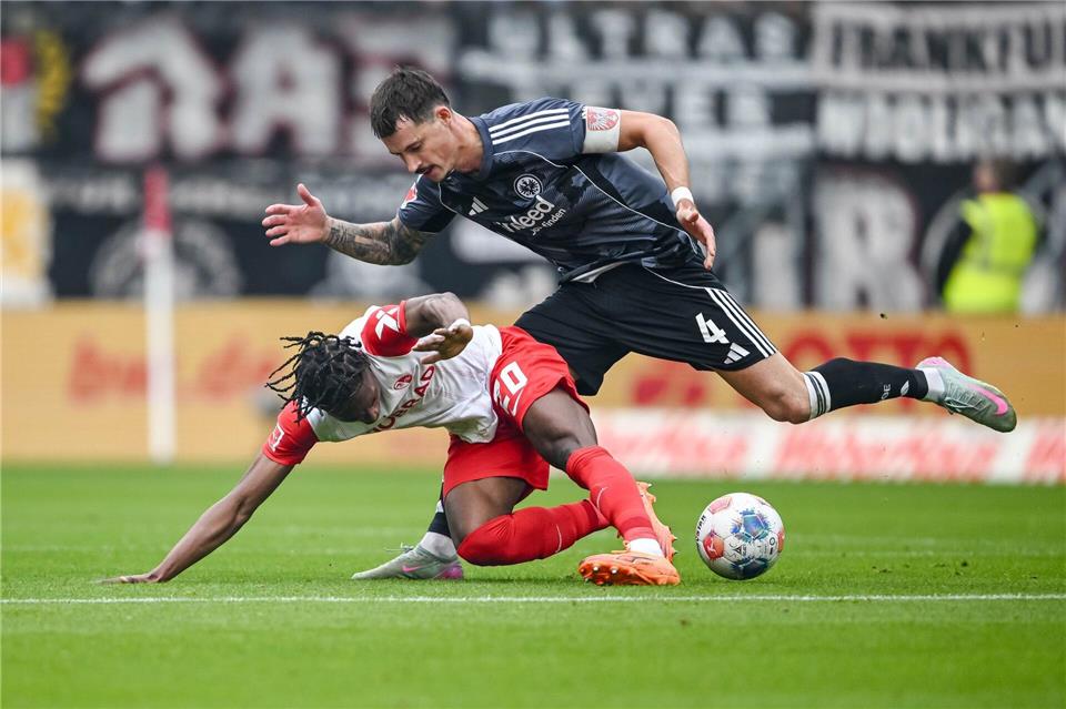 Freiburger Kunstschütze Grifo verdirbt Eintracht den Abend Freiburg und Frankfurt lieferten sich ein intensives Bundesliga-Duell.Harry Langer/dpa