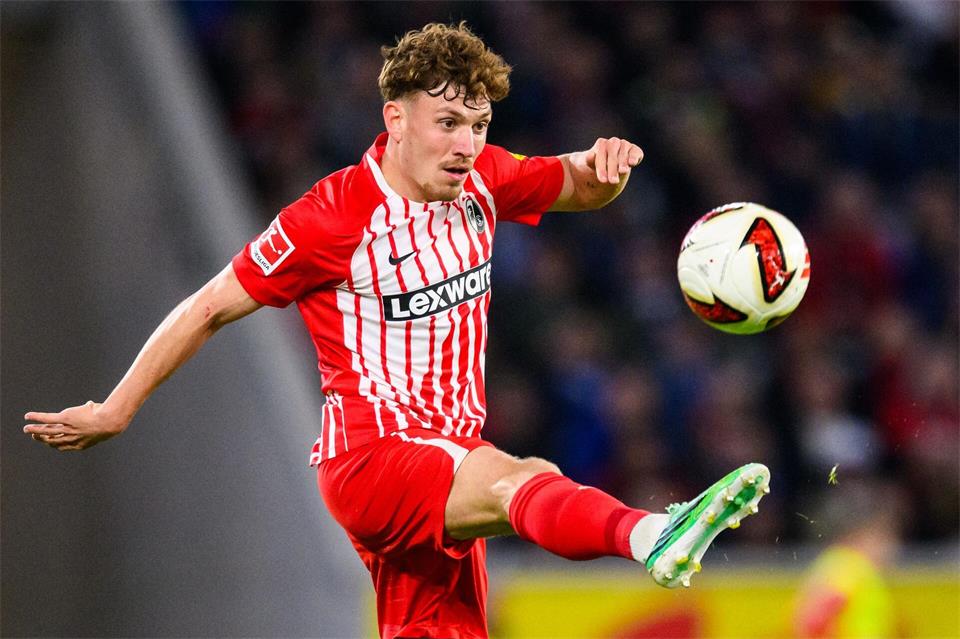 Freiburg und Nationalspieler Philipp Treu treten am Donnerstag in der Conference League an. (Archivbild)Tom Weller/dpa