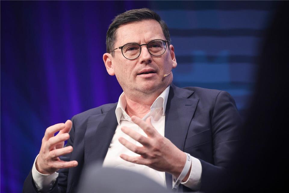 Freiburgs Oliver Leki fordert eine Umverteilung der Europapokal-Gelder. (Archivbild)Christian Charisius/dpa