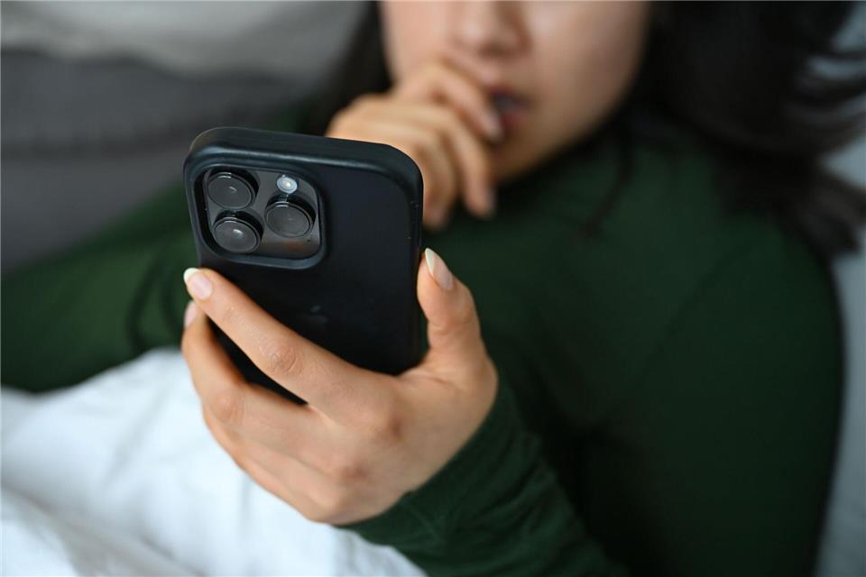 Freizügige Aufnahmen mit jemandem geteilt, die Sie jetzt bereuen? Unter Umständen können Sie auf eine Löschung bestehen.picture alliance/dpa