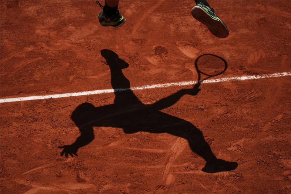 French Open: Carabellis Schattenwurf beim Duell mit RublevAurelien Morissard/AP/dpa