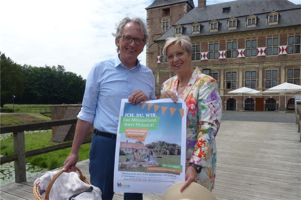 Freuen sich auf das große Picknick im Schlosshof: Markus Büsken und Diana Brömmel.