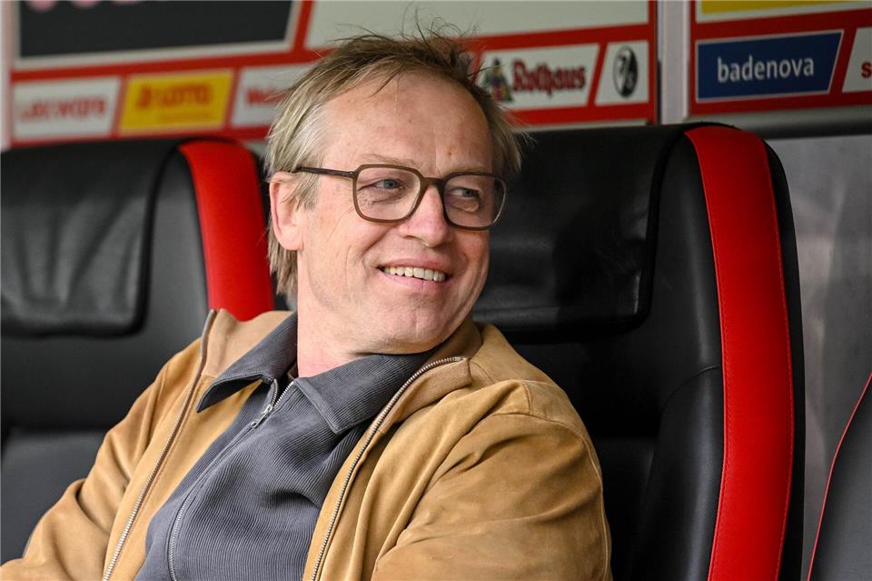 Freut sich auf seinen Neuzugang: SC-Sportdirektor Klemens Hartenbach. (Archivbild)Harry Langer/dpa