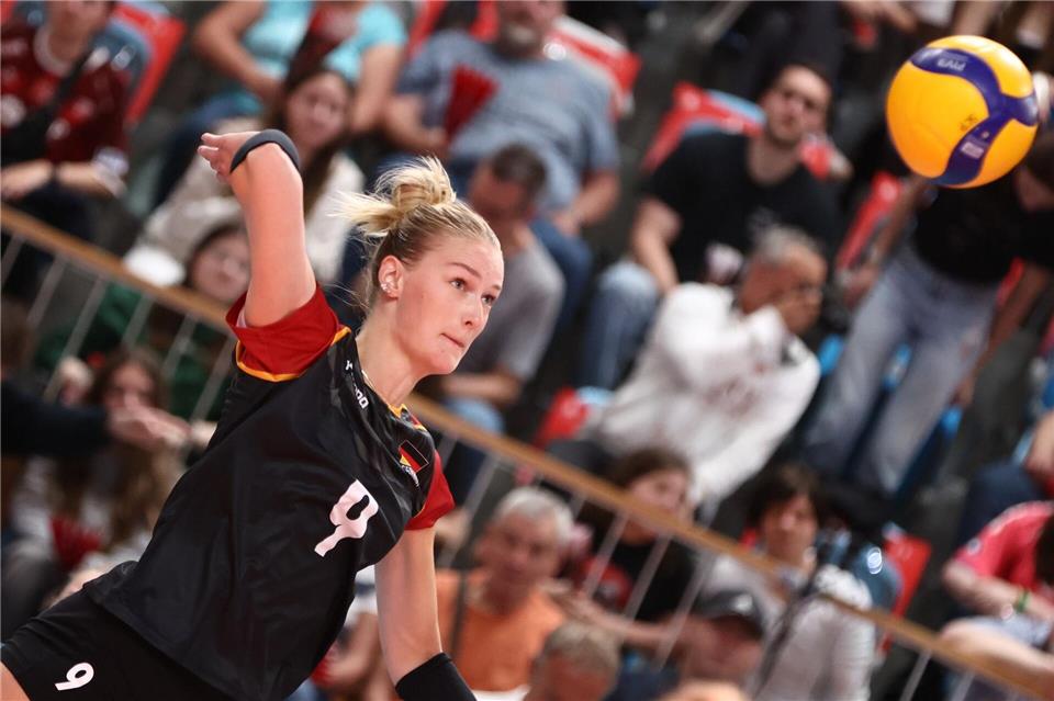 Freute sich über den Auftakterfolg: Lina Alsmeier. (Archivbild)Christoph Soeder/dpa
