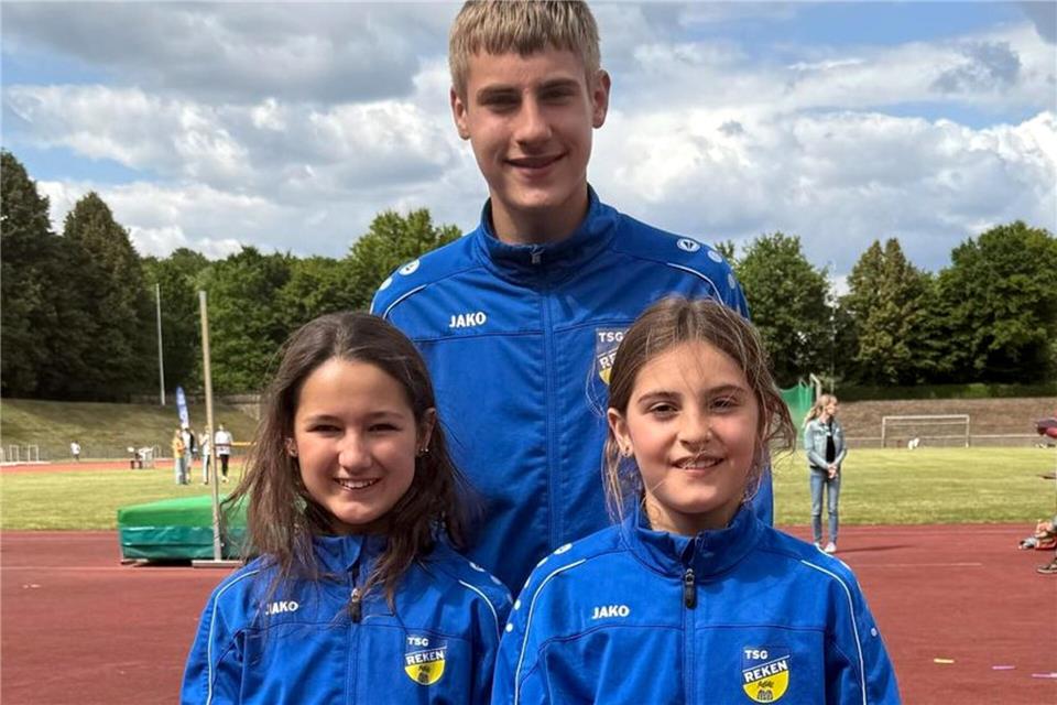 Freuten sich über einen geglückten Testwettkampf: (von links) Luisa Pytka sowie Lukas und Mia Bruns von der TSG Reken.