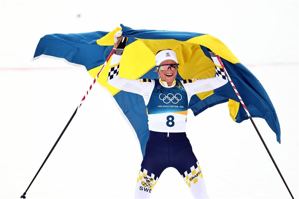 Frida Karlsson jubelte über ihre erste Goldmedaille bei den Olympischen Winterspielen.Daniel Karmann/dpa
