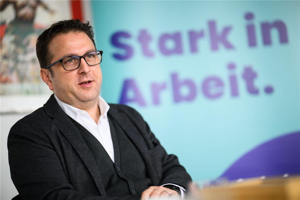 Frisch im Amt: Ernesto Harder ist im Dezember zum DGB-Bezirksvorsitzenden in Niedersachsen, Bremen und Sachsen-Anhalt gewählt worden.Julian Stratenschulte/dpa