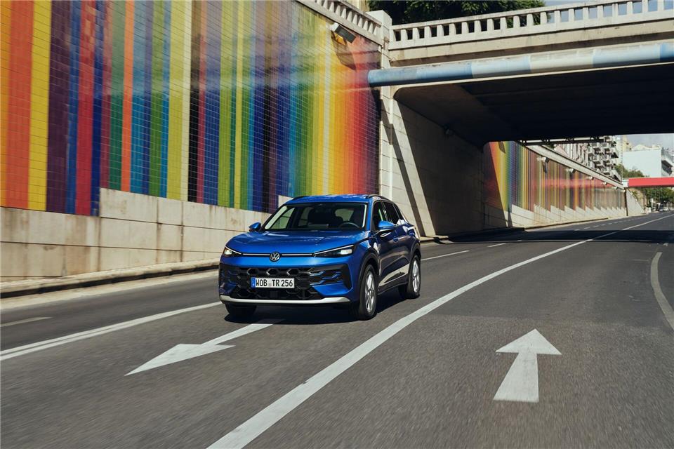 Frisch und dynamisch: So will sich der neue T-Roc in die Herzen der Kundschaft fahren.Volkswagen AG/dpa-tmn