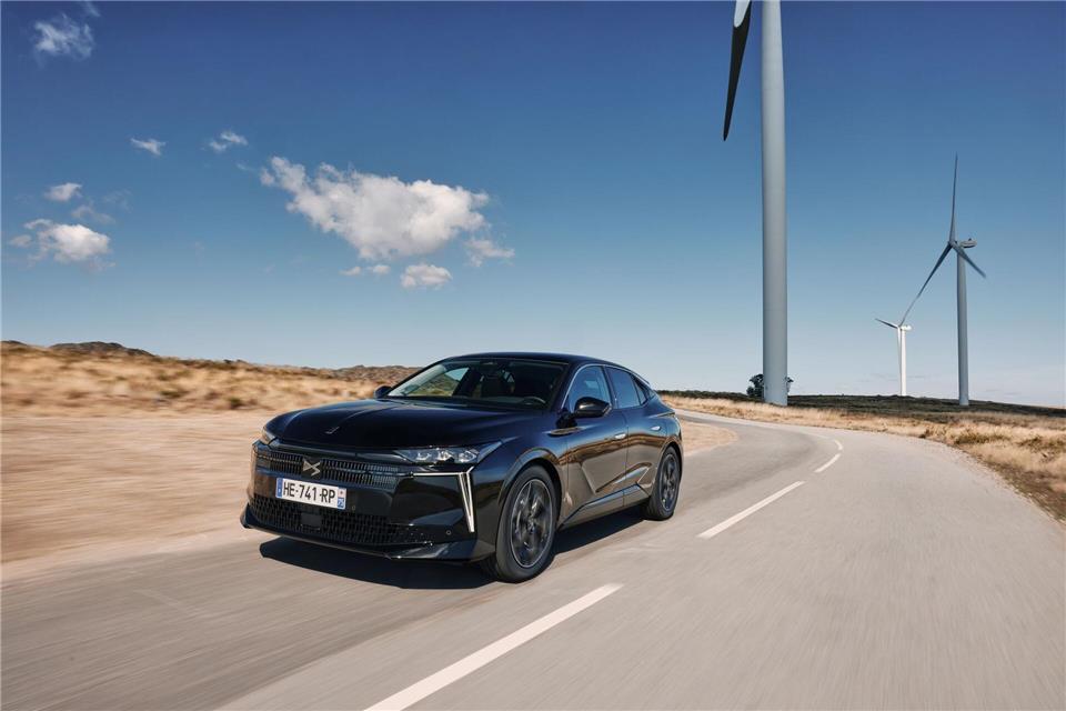 Frischzellenkur: Aus dem DS 4 wird der DS N°4 – mit neuen Antrieben und erstmals auch vollelektrisch.@GREG/DS Automobiles/Stellantis/dpa-tmn