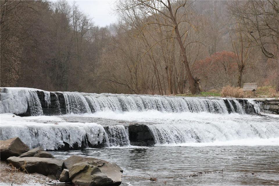 Frostig kalt, aber sonnig wird es in Thüringen. (Symbolbild)Bodo Schackow/dpa
