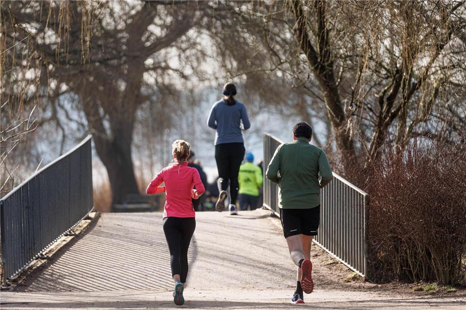 Früh joggen kann sich lohnen: In der Stadt ist die Pollenkonzentration morgens am niedrigsten.picture alliance/dpa