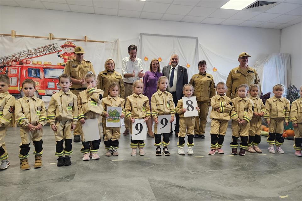 Früh übt sich: Kindergartenkinder in Rybno bilden selbst schon eine Feuerwehr.