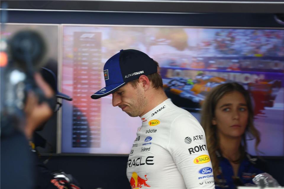 Früher Feierabend: Max Verstappen schied früh aus.Yves Herman/Pool Reuters via AP/dpa
