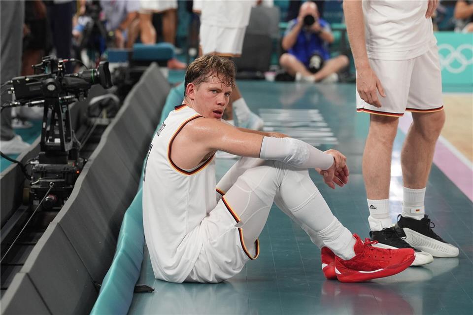 Frust bei Moritz Wagner: Der Weltmeister verpasst nach seinem Kreuzbandriss die Basketball-EM in diesem Jahr.Marcus Brandt/dpa