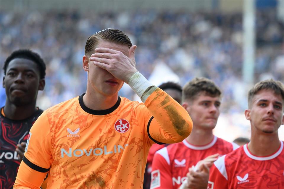 Frust pur: In Magdeburg verliert der 1. FC Kaiserslautern zum ersten Mal in dieser Saison. Hendrik Schmidt/dpa