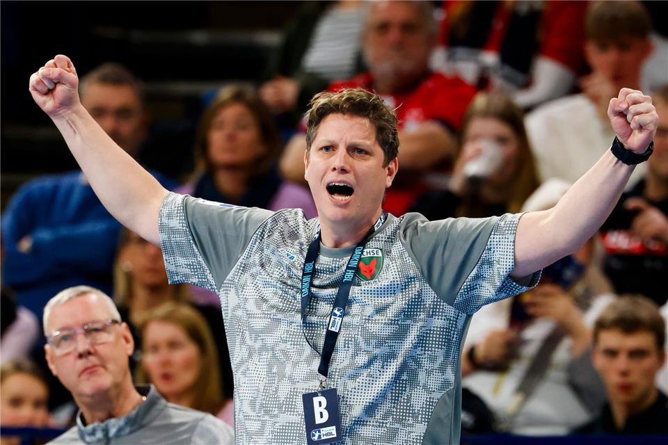 Füchse-Trainer Nicolej Krickau darf sich über den Gruppensieg in der Champions League freuenFrank Molter/dpa