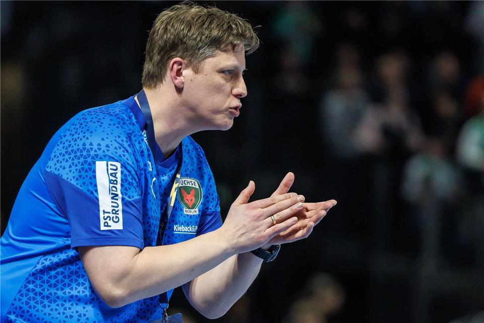 Füchse-Trainer Nicolej Krickau will gegen Leipzig mehr rotieren (Archivbild)Andreas Gora/dpa