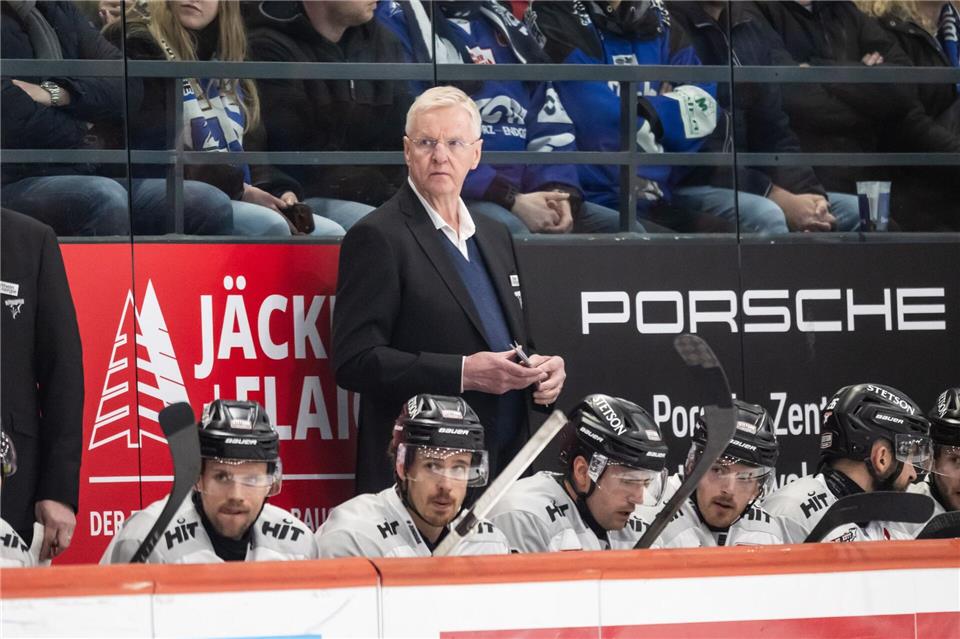Führt die Haie zum zweiten Mal nacheinander ins Halbfinale: Trainer Kari Jalonen (Archivbild).Silas Stein/dpa