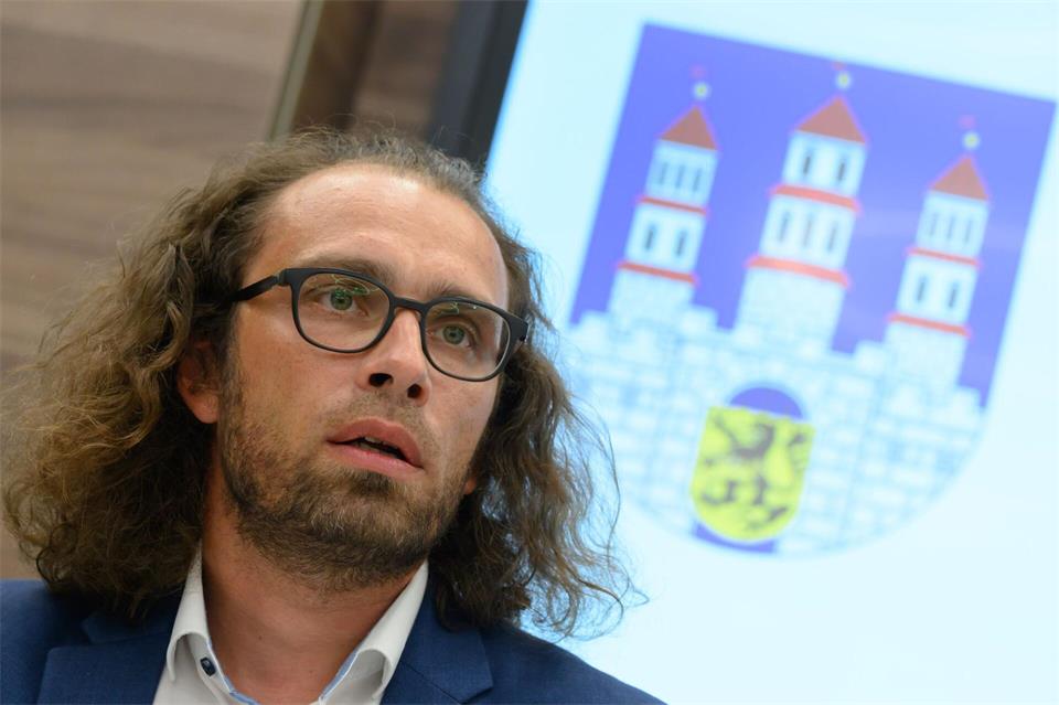 Führt vorübergehend die Amtsgeschäfte des Oberbürgermeisters: Bürgermeister Martin Seltmann (parteilos). Hendrik Schmidt/dpa