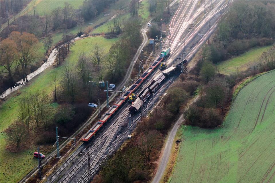 Fünf Kilometer Strecke sind beschädigt.Julian Stratenschulte/dpa