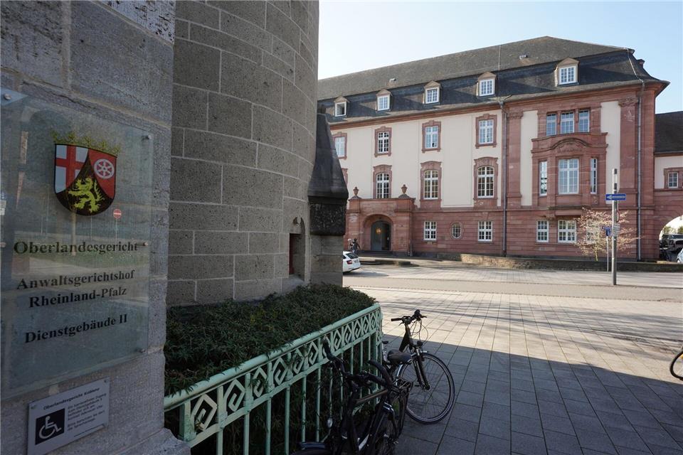 Fünf Männer stehen in Koblenz vor Gericht. (Archivbild)Thomas Frey/dpa