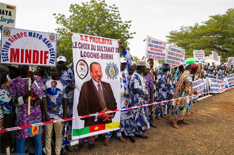 Die Jungen wandern aus, die Alten regieren weiter Fünf von sechs Kamerunern haben nie einen anderen Präsidenten als Paul Biya erlebt. (Archivbild)--/XinHua/dpa
