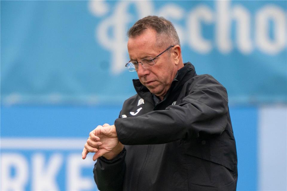 Für 1860 um den neuen Trainer Markus Kauczinski wird es Zeit für die Aufholjagd in der Tabelle. (Archivbild)Peter Kneffel/dpa