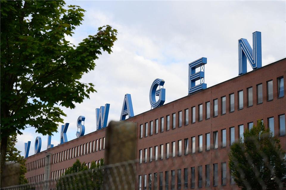 Für 252 bislang befristet Beschäftigte am VW-Standort Kassel-Baunatal gibt es Planungssicherheit. (Archivbild)Swen Pförtner/dpa