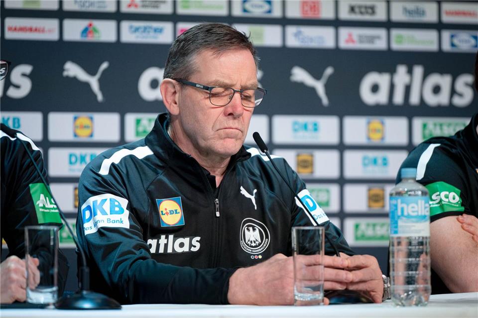 Für Alfred Gislason steht im EM-Duell mit Spanien einiges auf dem Spiel.   Sina Schuldt/dpa