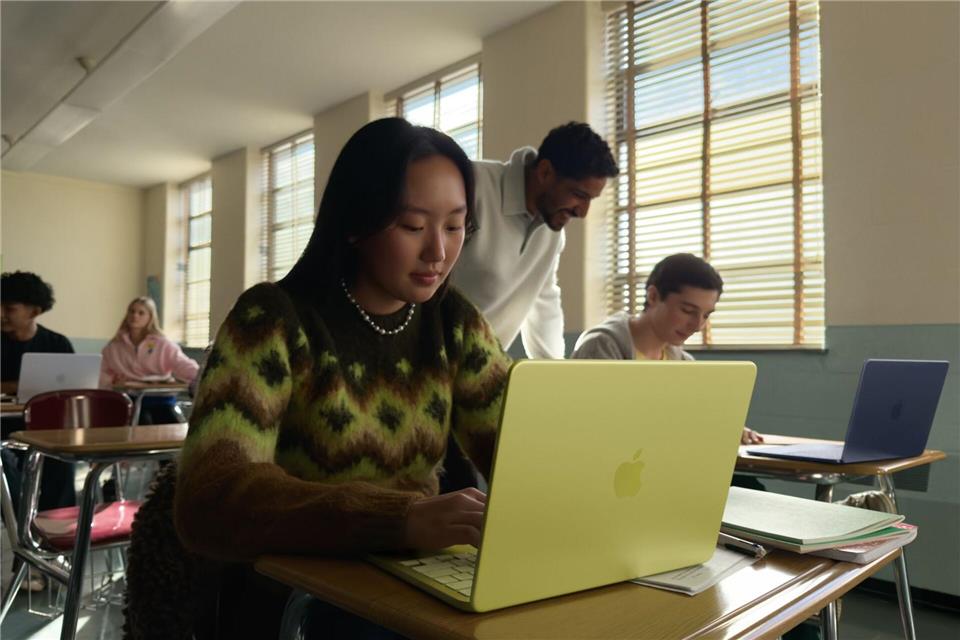 Für Apple ein überraschend niedriger Einstiegspreis: Schüler und Studenten kommen ab 599 Euro zu einem MacBook Neo, alle anderen ab 699 Euro.Apple Inc./dpa-tmn