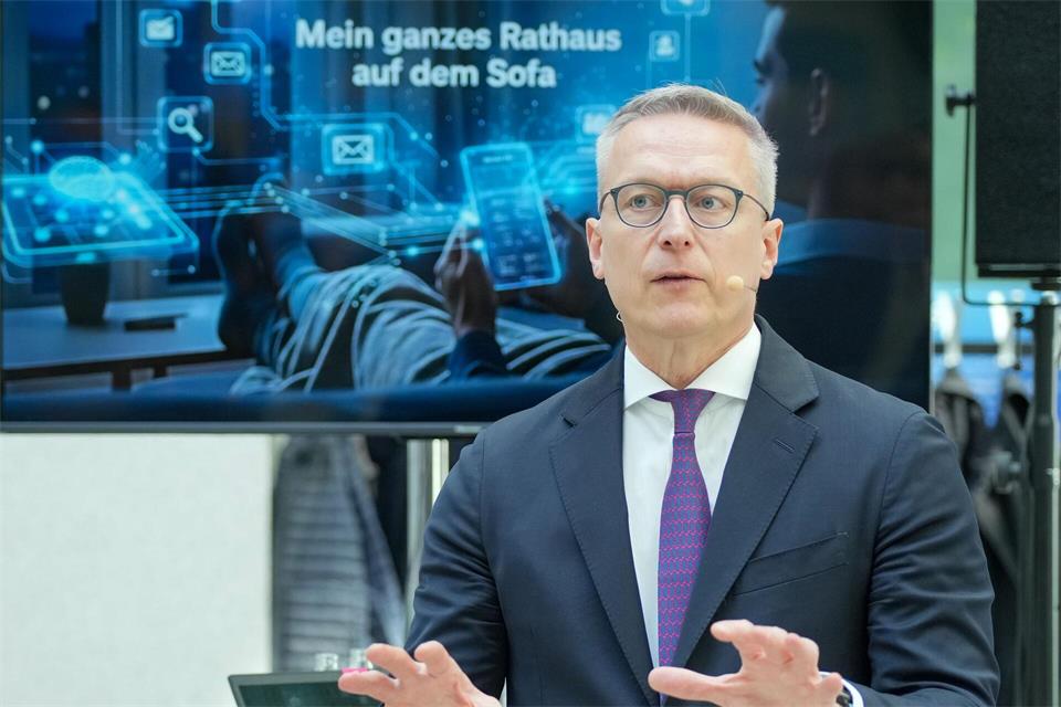 Für Digitalminister Karsten Wildberger ist die sogenannte Eudi-Wallet eines der zentralen Projekte. (Archivbild)Soeren Stache/dpa
