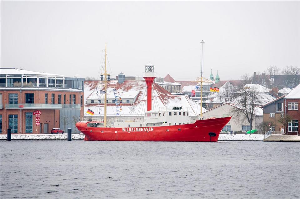Für Freitag erwarten Meteorologen auch an der Küste weiteren Schneefall. Hauke-Christian Dittrich/dpa