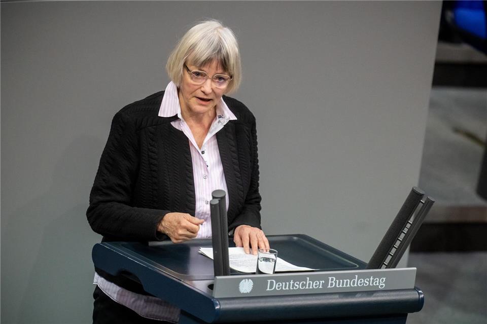 Für Gerrit Huy (AfD) sind die vorhergesagten Einsparungen lachhaft. Michael Kappeler/dpa