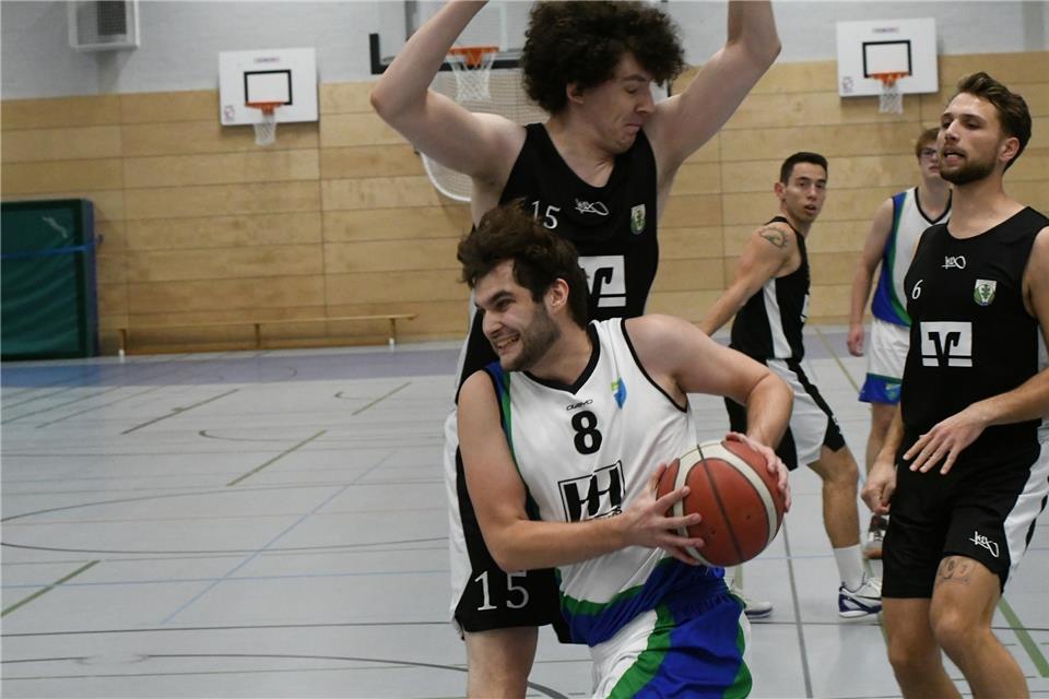 Für Jan Nick Nienhaus (am Ball) ist das Sportjahr bereits beendet. Er fehlt den Borkener Oberliga-Basketballern im Heimspiel gegen Bad Oeynhausen aus privaten Gründen.