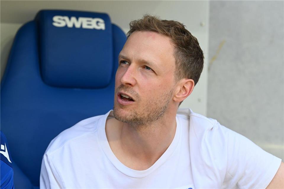 Für KSC-Trainer Maximilian Senft war es das erste Pflichtspiel mit seinem neuen Club.Uli Deck/dpa