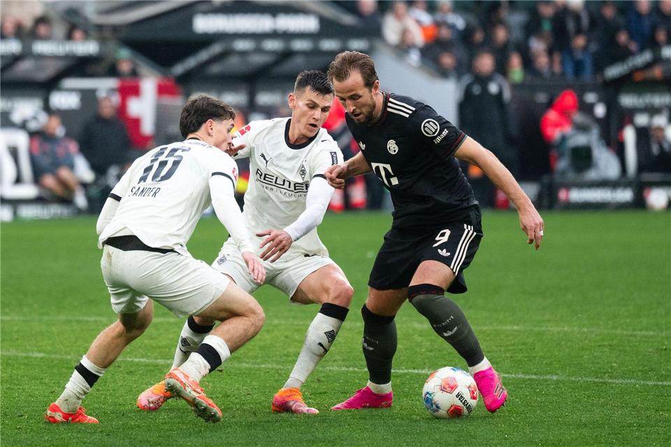 Für Kane (r) gab es diesmal kein Durchkommen.Marius Becker/dpa