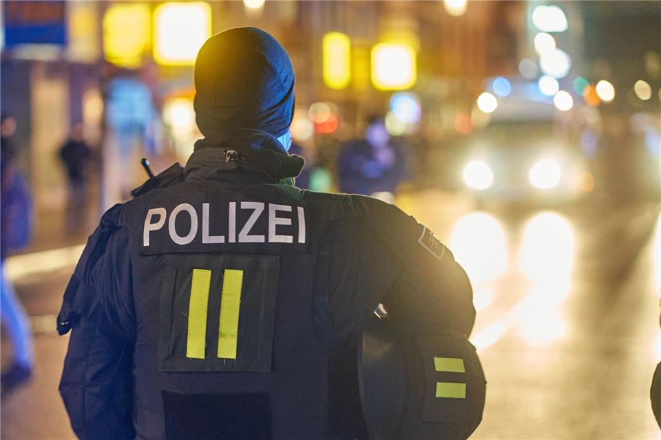 Für Konfliktsituationen geschult: Auch Polizisten sind in ihrem Berufsalltag mit Gewalt und Widerstand konfrontiert. picture alliance/dpa