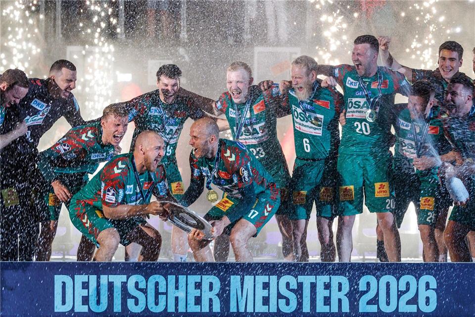 Für Meister Magdeburg geht die neue Saison in Gummersbach los. (Archivbild)  Andreas Gora/dpa