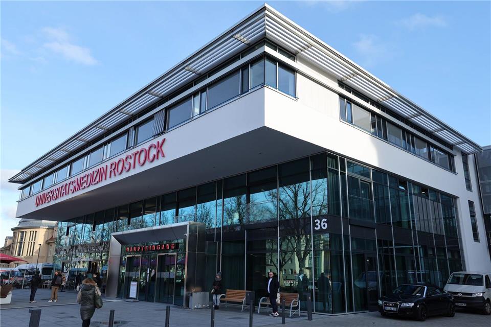 Für Mitarbeiter an ostdeutschen Unikliniken gibt es Verbesserungen. (Archivbild)Bernd Wüstneck/dpa