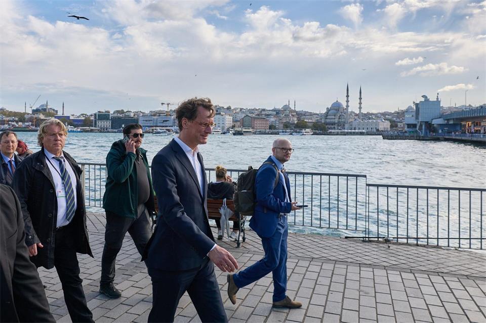 Für NRW-Ministerpräsident Hendrik Wüst ging es bei seiner Türkeireise auch nach Istanbul.Rolf Vennenbernd/dpa
