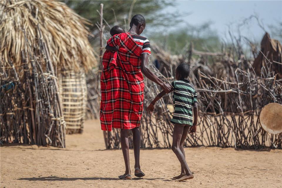 Für Nomaden wie die Massai oder Samburu ist der Verlust von Weideland durch Dürre und Klimawandel existenzbedrohend (Archivbild)Brian Inganga/AP/dpa