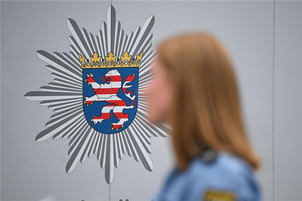 Für Polizisten, Lehrer und Richter gilt die neue hessische Sperre bei Stellenwiederbesetzungen nicht. (Symbolbild)Arne Dedert/dpa
