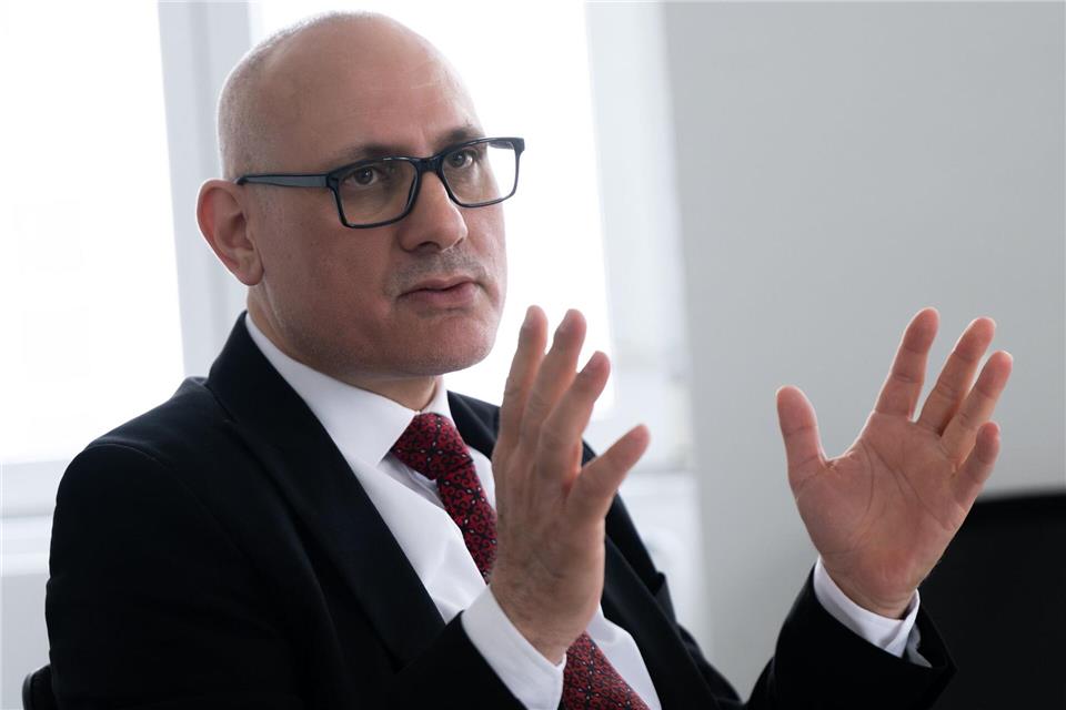 Für Reisende soll es leichter werden, trotz Baustellen weiterzukommen, sagt der DB-Konzernbevollmächtigte Ismail Ertug. Florian Wiegand/dpa